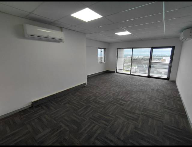 1,349M² OFFICE TO LET IN VORNA VALLEY